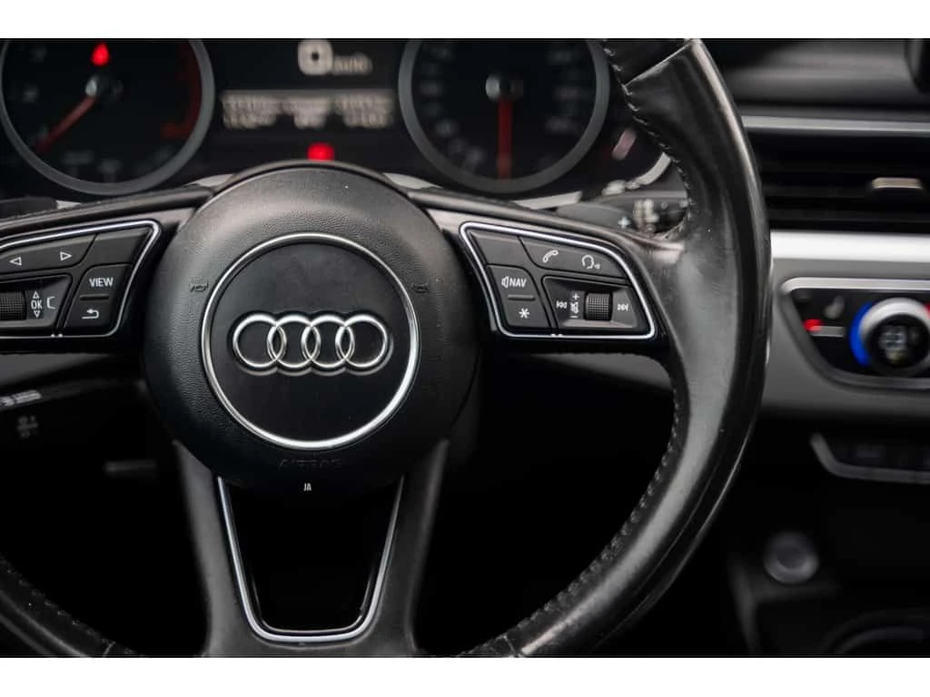 Audi A4 * Komfort quattro| NoAccident| Carplay| Keyless| S, снимка 13 - Автомобили и джипове - 53846728