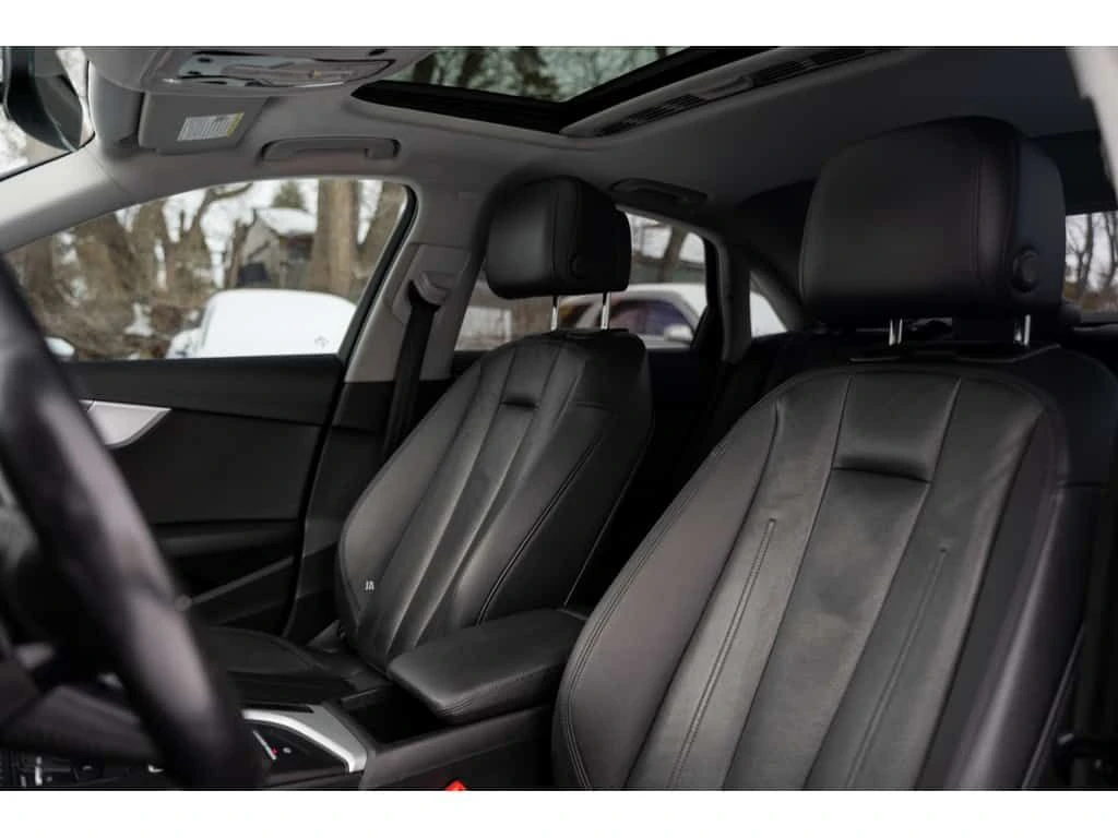 Audi A4 * Komfort quattro| NoAccident| Carplay| Keyless| S, снимка 8 - Автомобили и джипове - 53846728