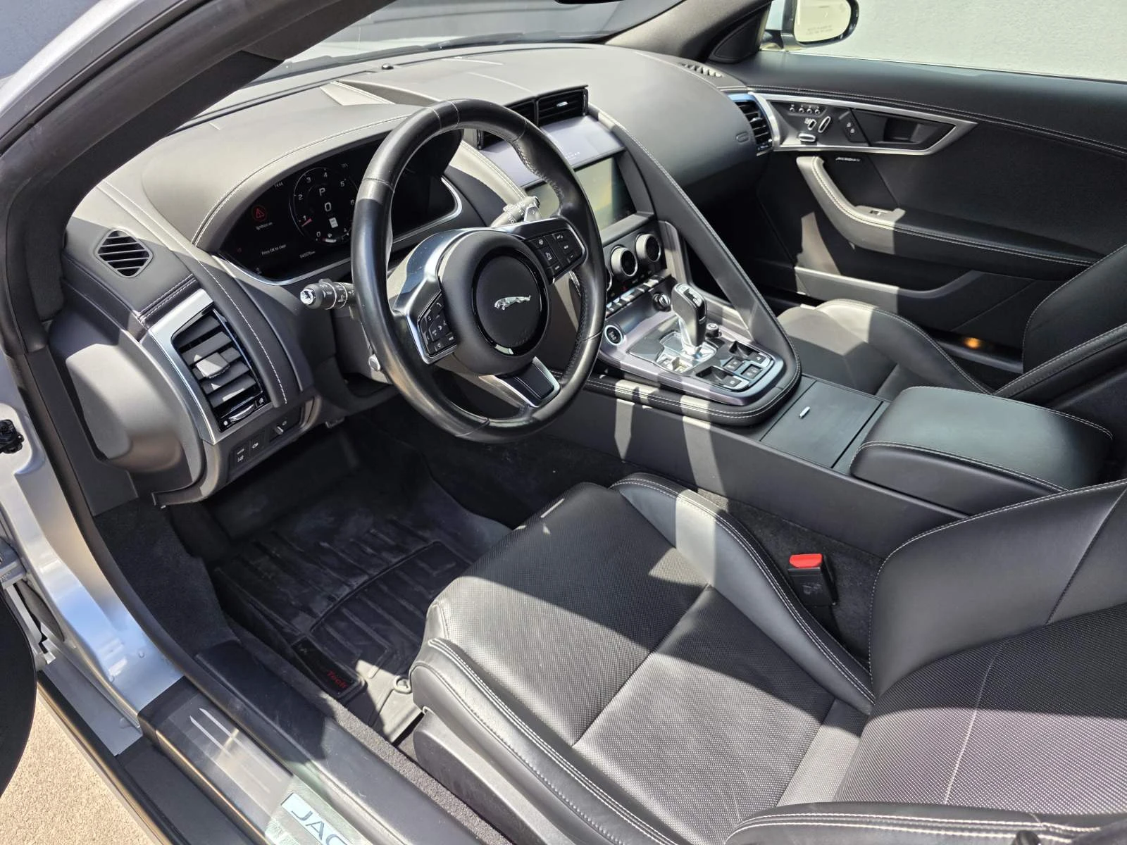 Jaguar F-Type 2.0 CABRIO, снимка 11 - Автомобили и джипове - 54574336