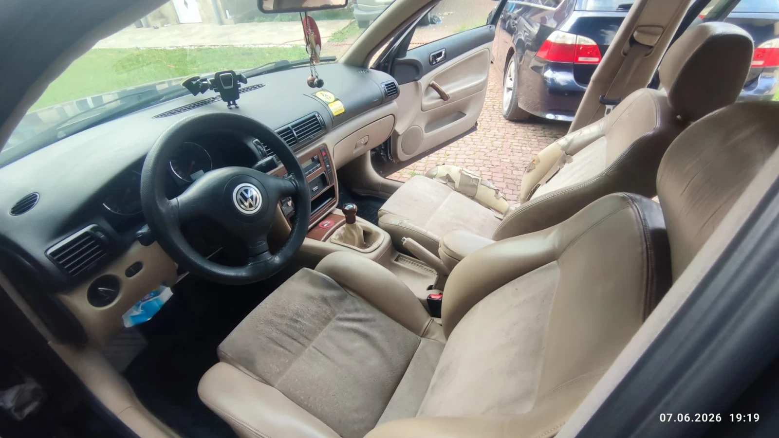 VW Passat Passat 1.9 TDI 110 коня, снимка 7 - Автомобили и джипове - 54825730