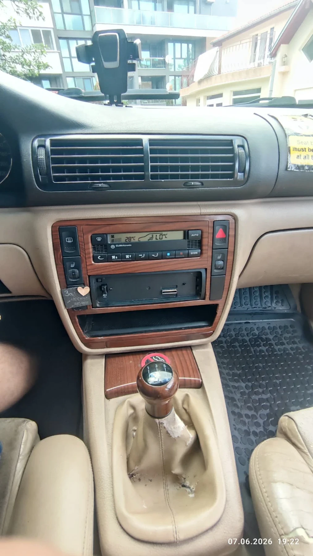 VW Passat Passat 1.9 TDI 110 коня, снимка 8 - Автомобили и джипове - 54825730