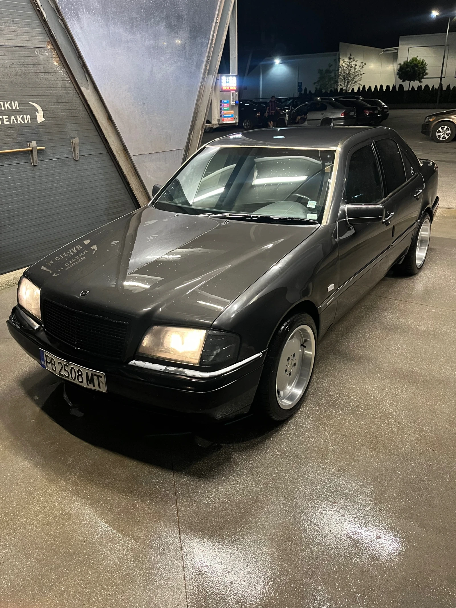 Mercedes-Benz C 180, снимка 2 - Автомобили и джипове - 55753945