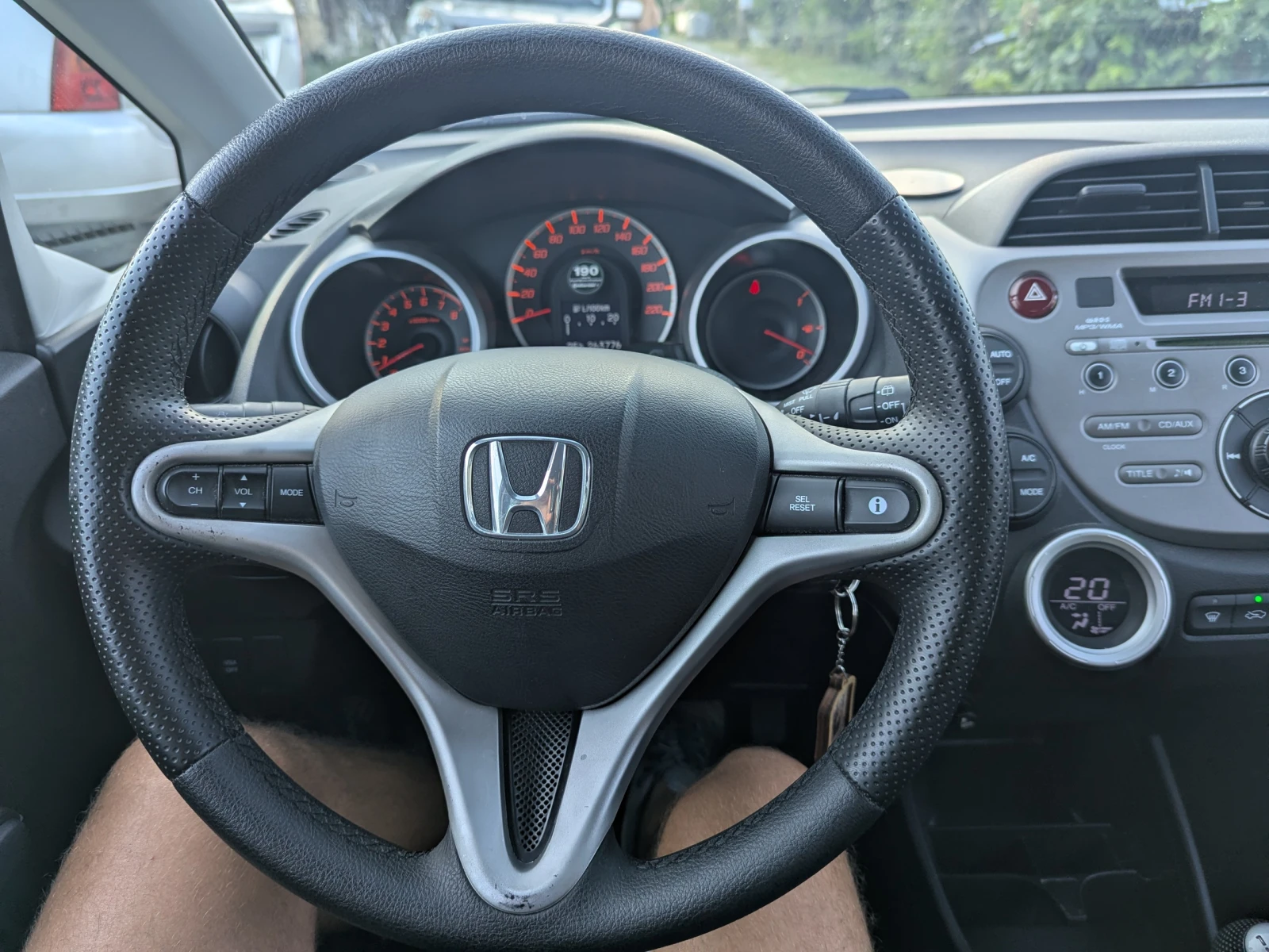 Honda Jazz 1.4i, снимка 9 - Автомобили и джипове - 55831372
