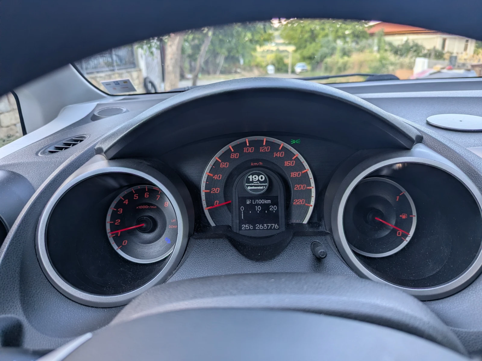 Honda Jazz 1.4i, снимка 7 - Автомобили и джипове - 55831372