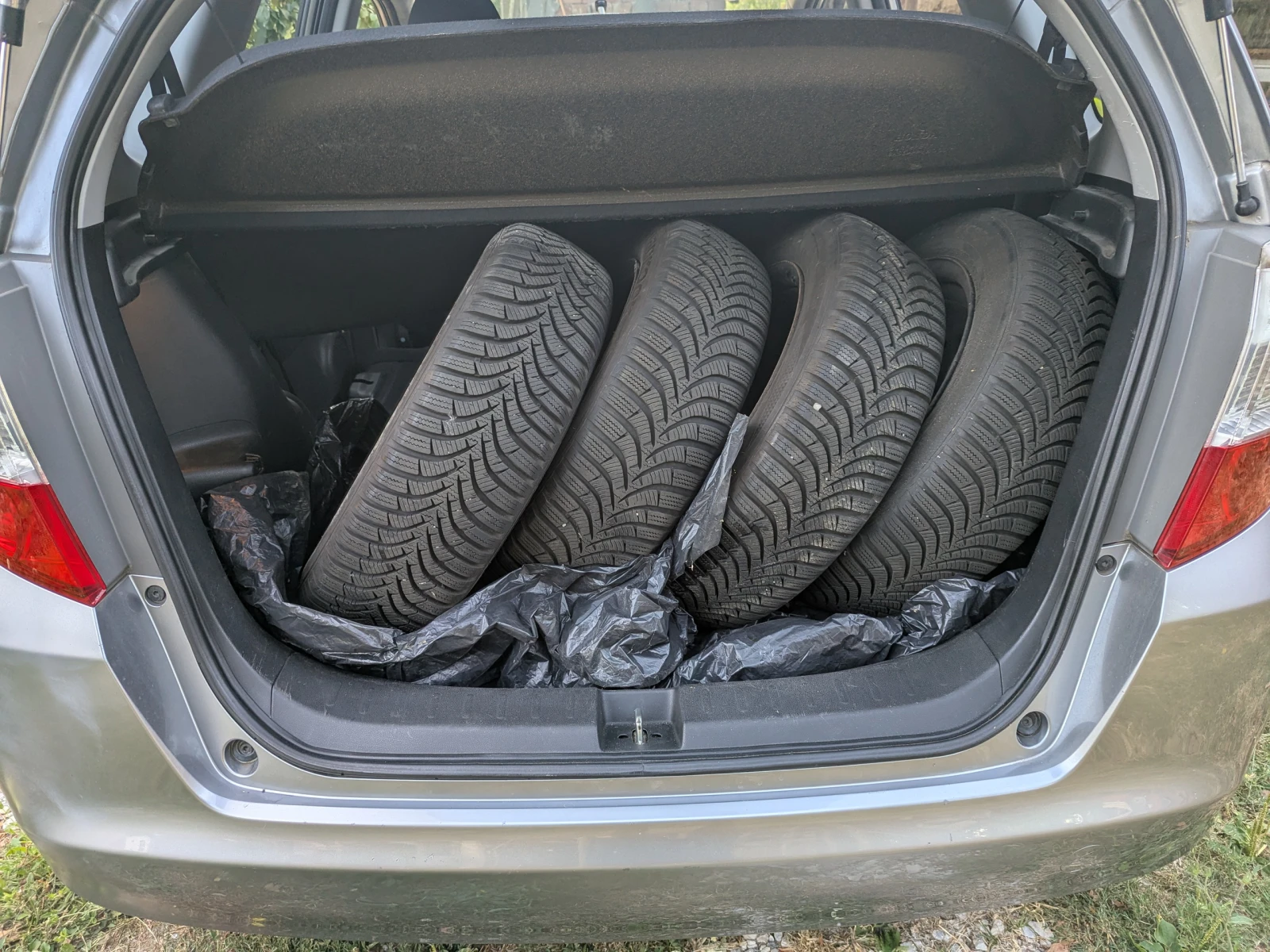 Honda Jazz 1.4i, снимка 8 - Автомобили и джипове - 55831372