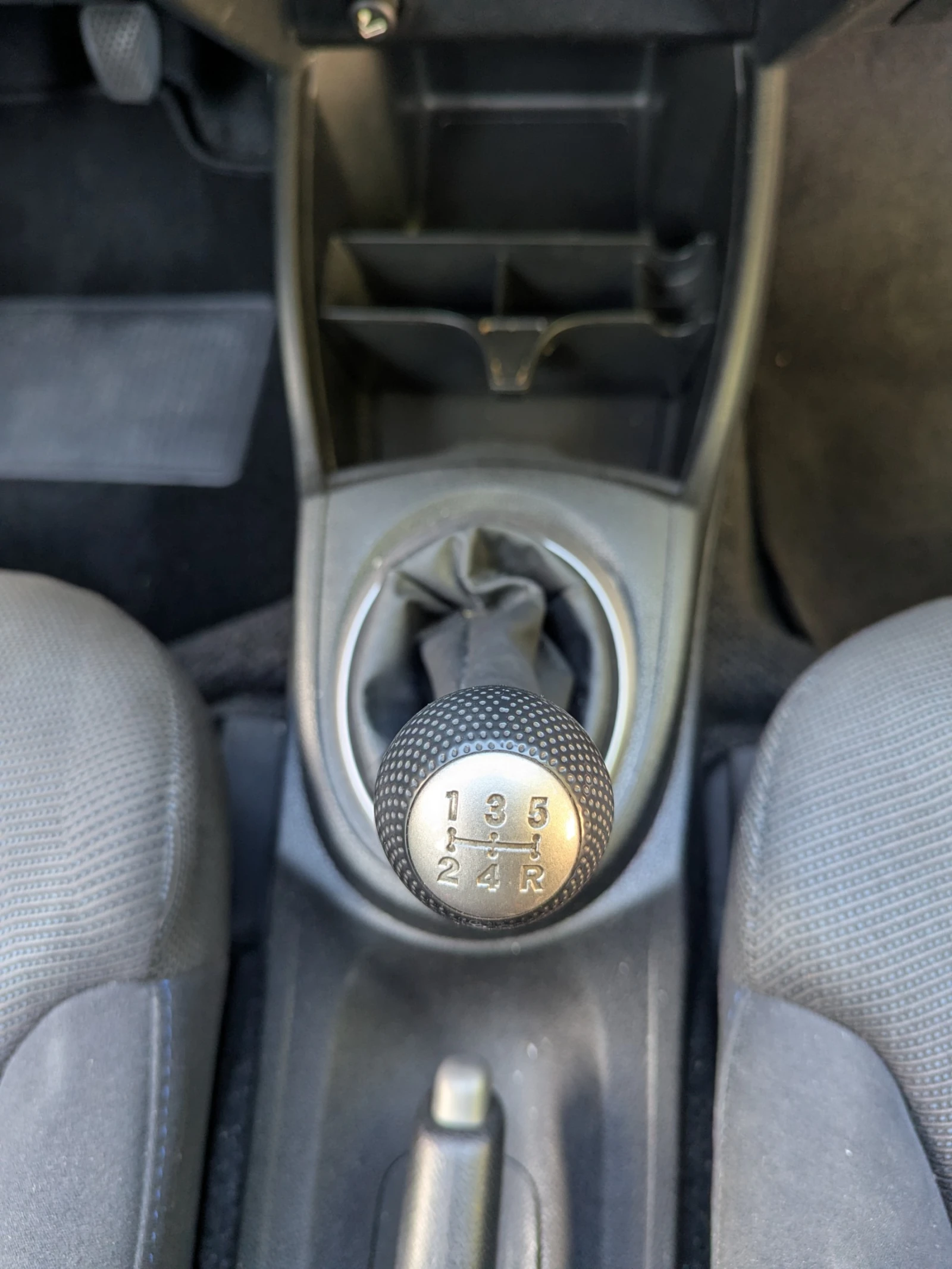 Honda Jazz 1.4i, снимка 14 - Автомобили и джипове - 55831372