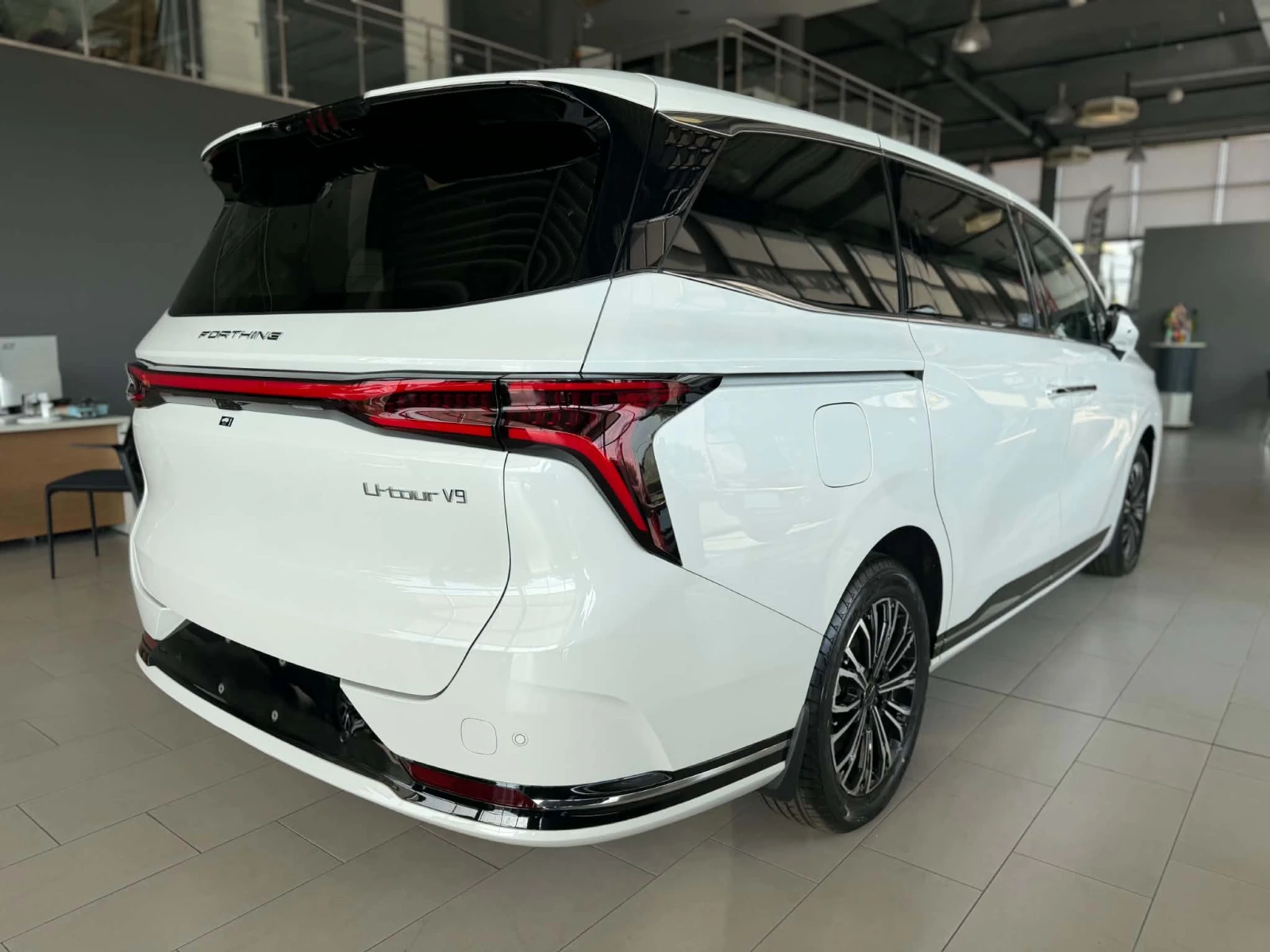 DONGFENG V9 HEV AT 190hp FULL LED 360 CAM 6+ 1 | Mobile.bg � ����������� 2