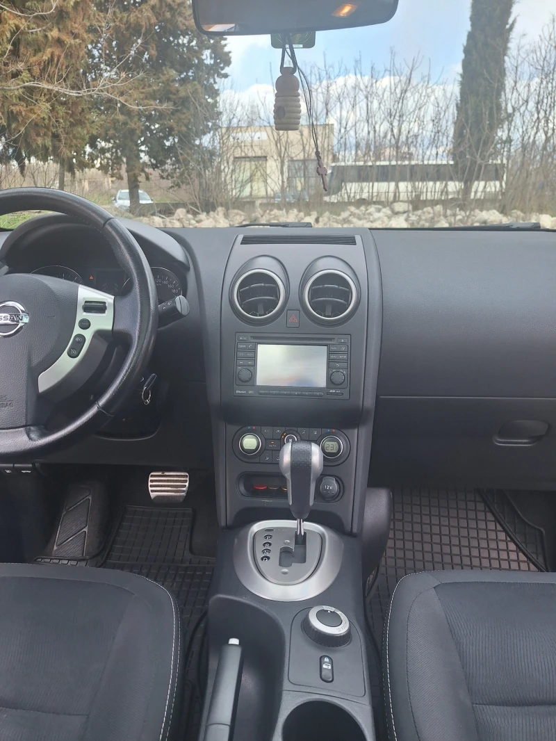 Nissan Qashqai, снимка 8 - Автомобили и джипове - 45465607