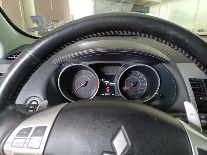 Mitsubishi Outlander, снимка 5 - Автомобили и джипове - 52698925