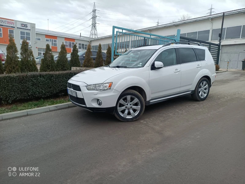 Mitsubishi Outlander, снимка 9 - Автомобили и джипове - 52698925