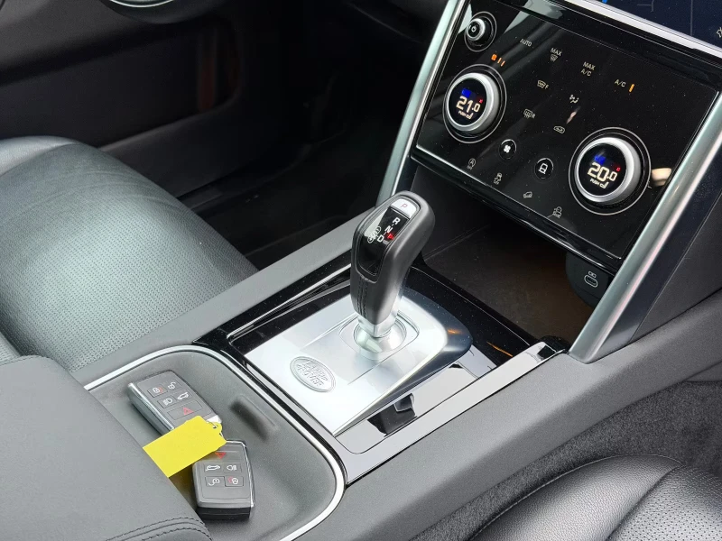 Land Rover Discovery Sport 204HP/R-DYNAMIC/PANO/360/NAVI/DIGITAL/745vPR, снимка 15 - Автомобили и джипове - 52133385