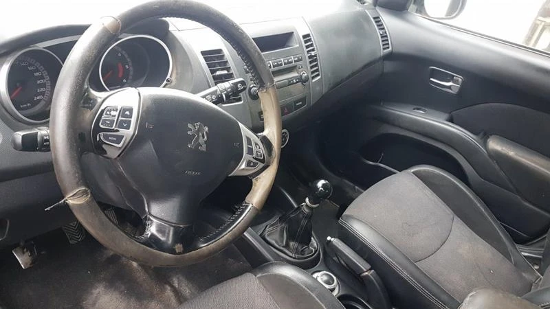 Peugeot 4007 2.2 D, снимка 5 - Автомобили и джипове - 42072332