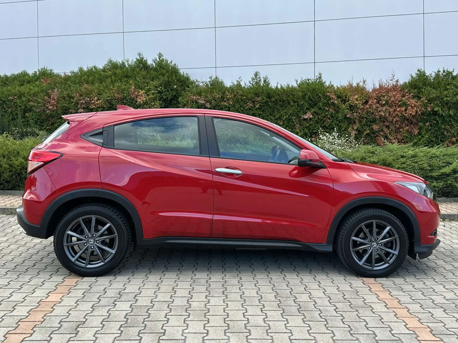 Honda Hr-v 1.5 I-VTEC* ШВЕЙЦАРИЯ*  - изображение 8