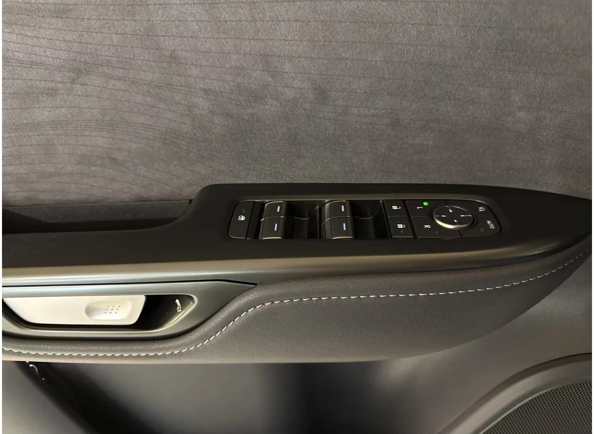 Lexus RZ НОВ!/500e/381HP/LUXURY/STEER-BY-WIRE/PANO/360/920g, снимка 13 - Автомобили и джипове - 53825448