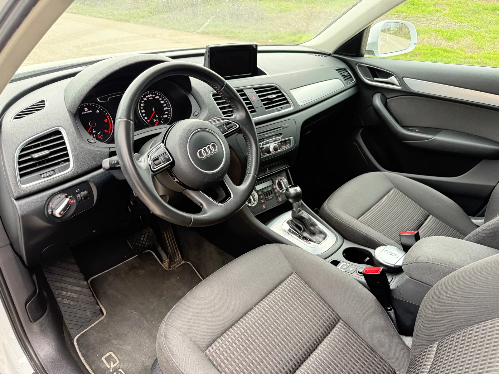 Audi Q3 2.0TDI СНИМКИ ОТ ЗАКУПУВАНЕТО НА АВТОМОБИЛА!!!, снимка 6 - Автомобили и джипове - 54010167