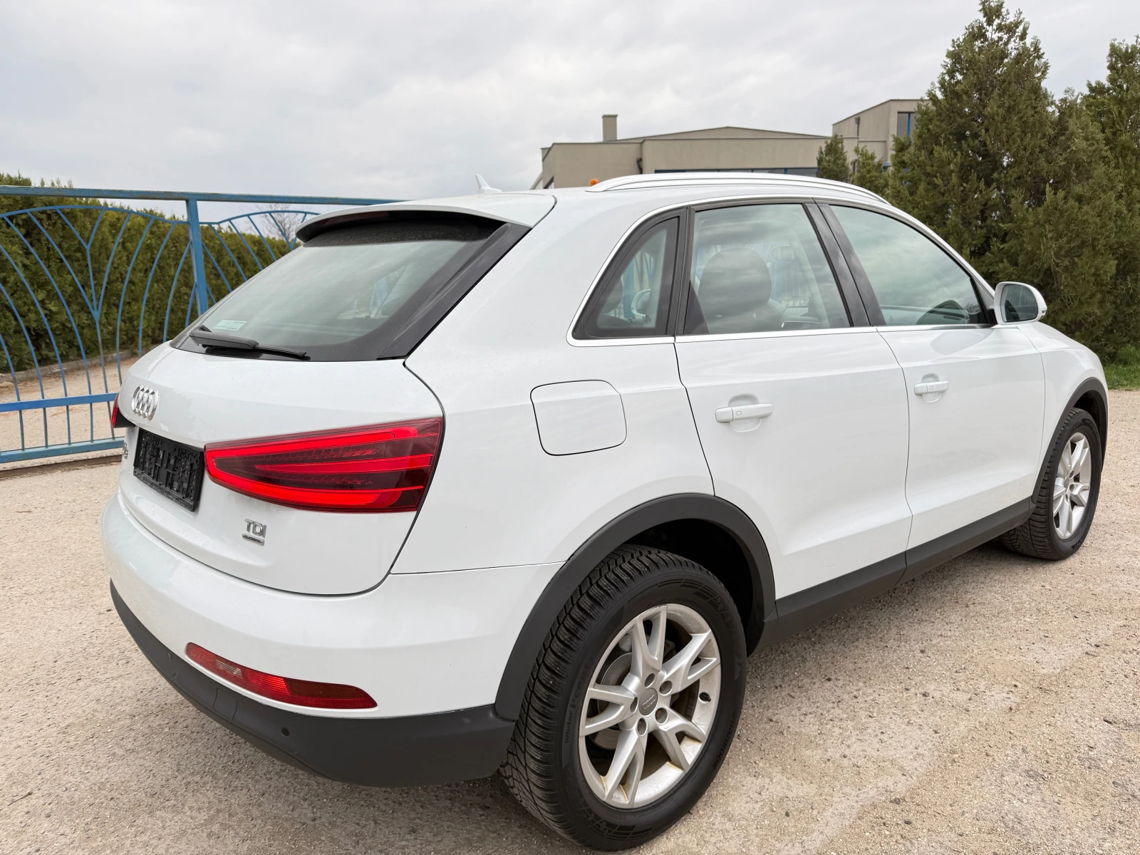 Audi Q3 2.0TDI СНИМКИ ОТ ЗАКУПУВАНЕТО НА АВТОМОБИЛА!!!, снимка 5 - Автомобили и джипове - 54010167