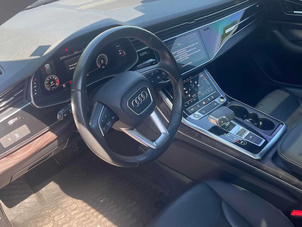 Audi Q8 * Progressiv * CARFAX * PANO * ОБДУХВАНЕ * KEYLESS, снимка 5 - Автомобили и джипове - 54682747