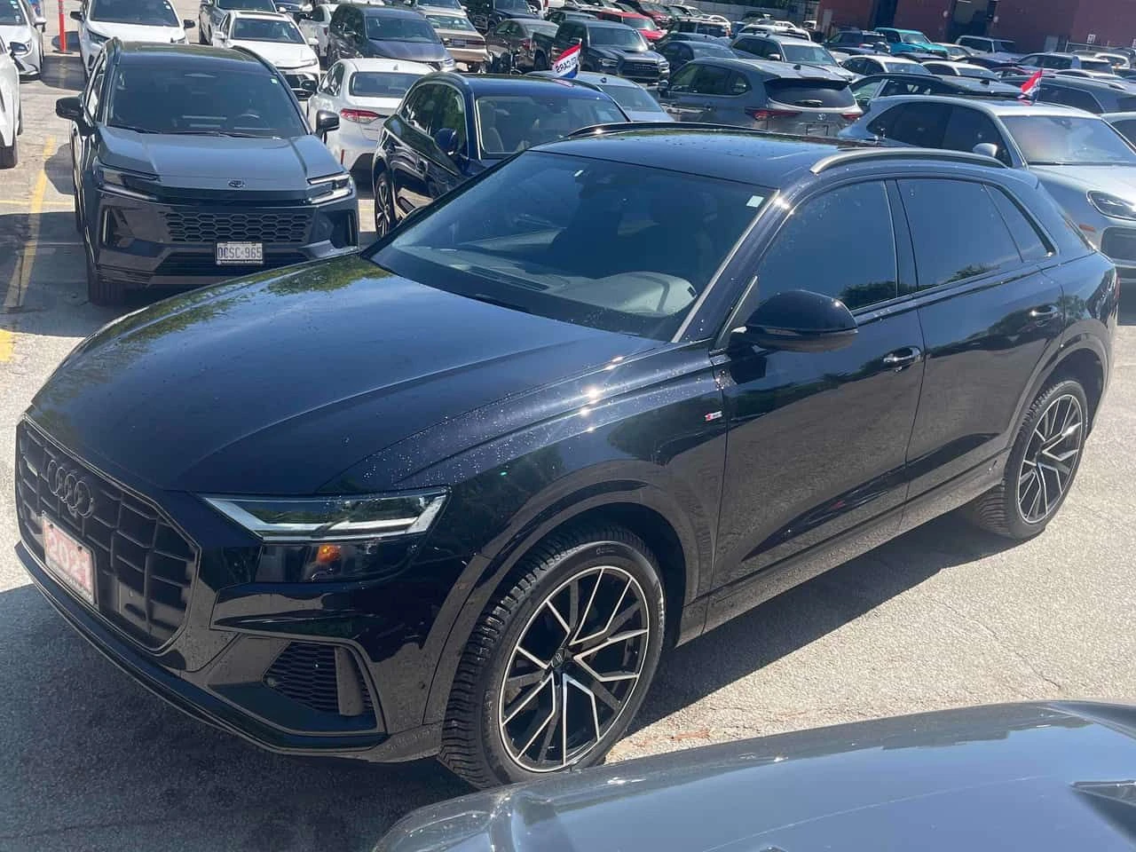 Audi Q8 * Progressiv * CARFAX * PANO * ОБДУХВАНЕ * KEYLESS