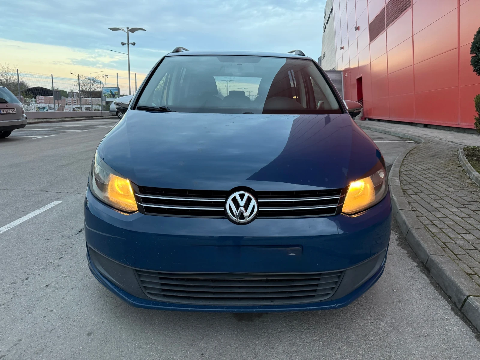 VW Tiguan 140кс* DSG* Автиматик* Android, снимка 2 - Автомобили и джипове - 55042675