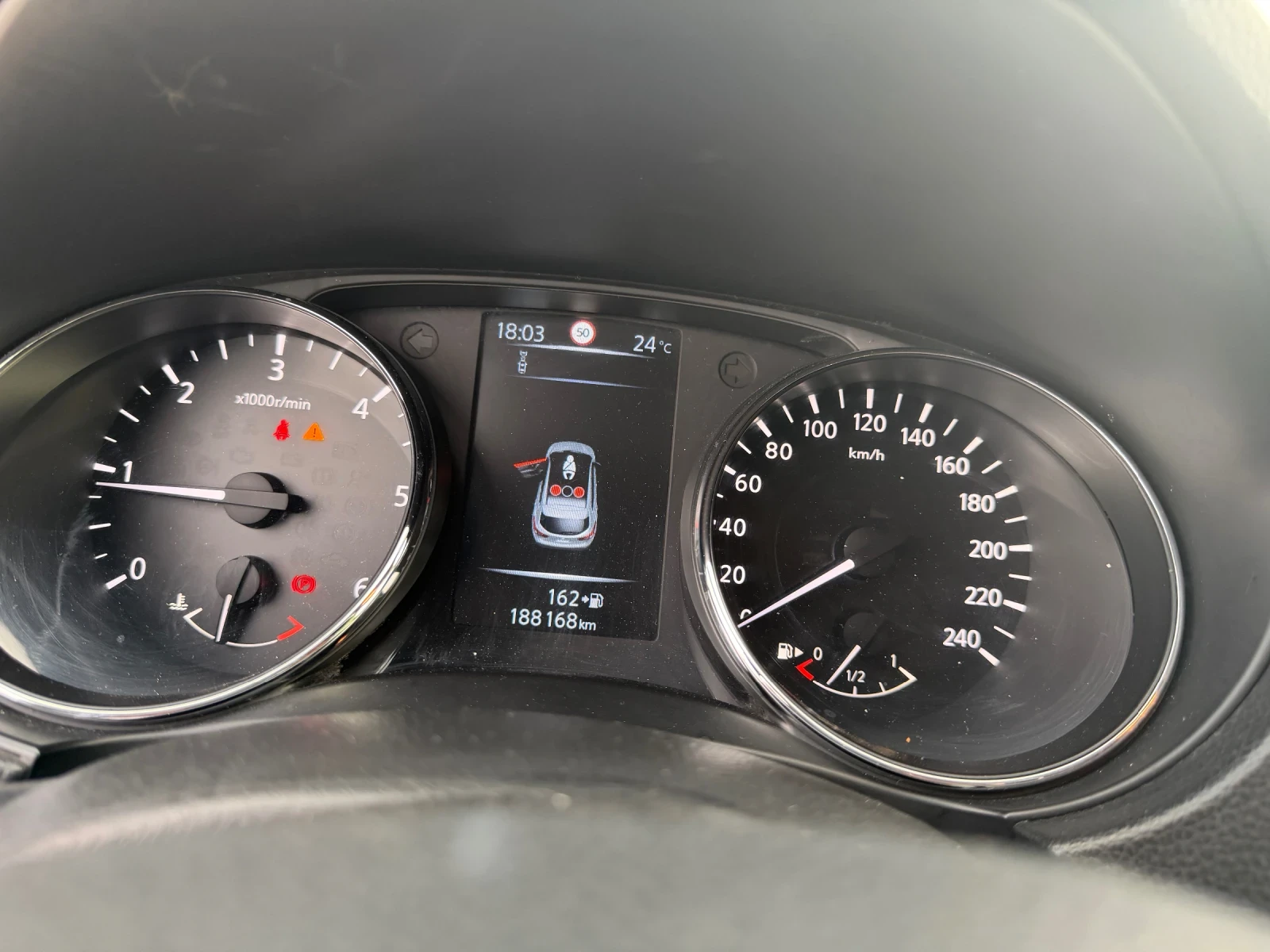 Nissan Qashqai, снимка 11 - Автомобили и джипове - 56153970