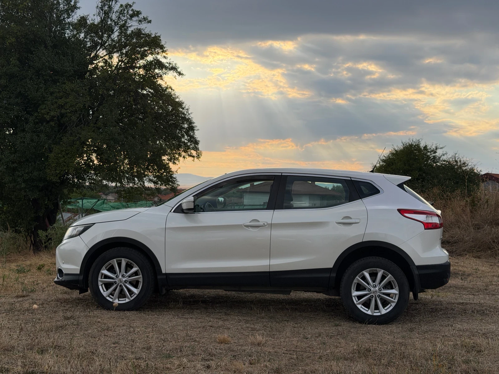 Nissan Qashqai, снимка 5 - Автомобили и джипове - 56153970