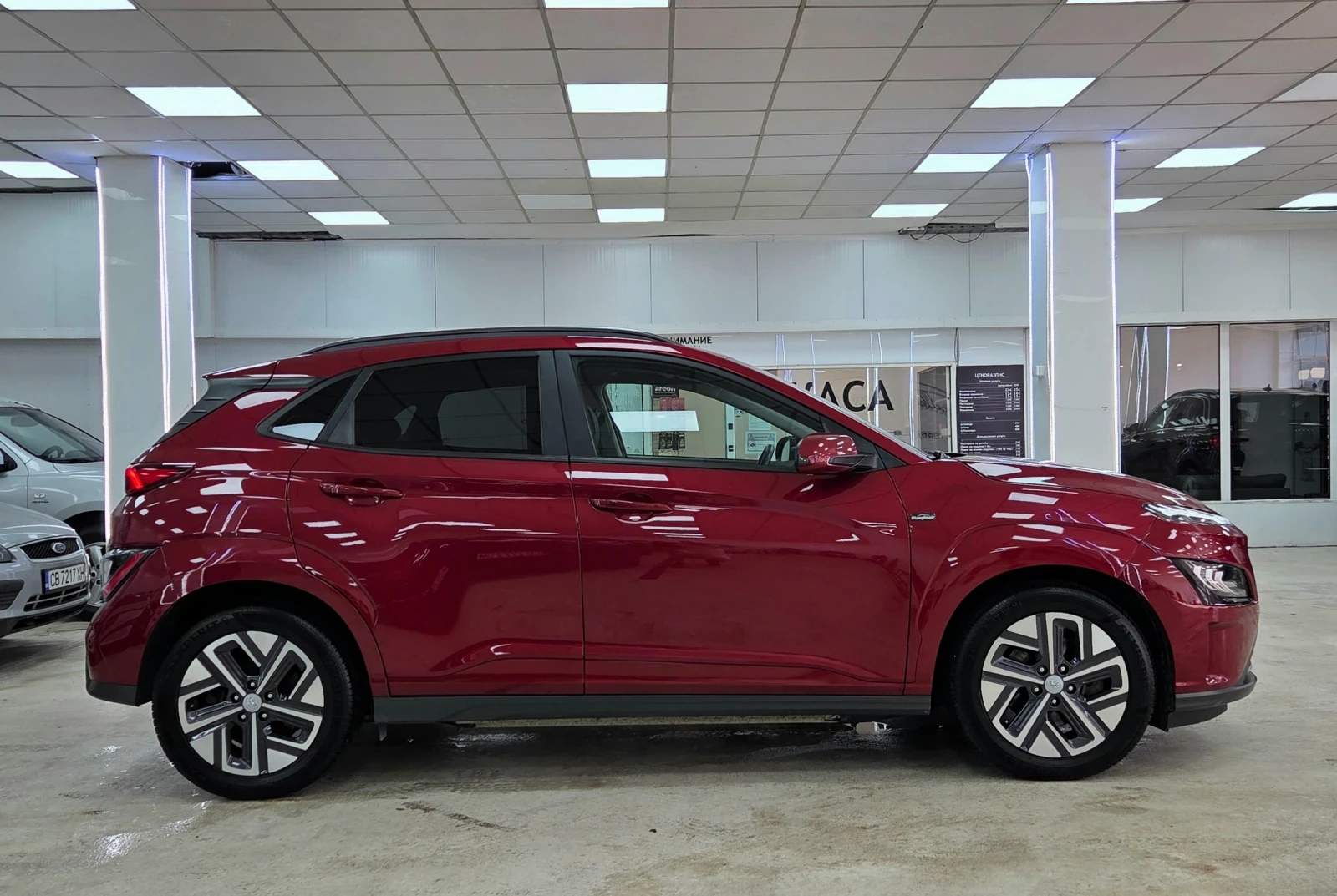 Hyundai Kona SOH100%/Premium/, снимка 2 - Автомобили и джипове - 56732107