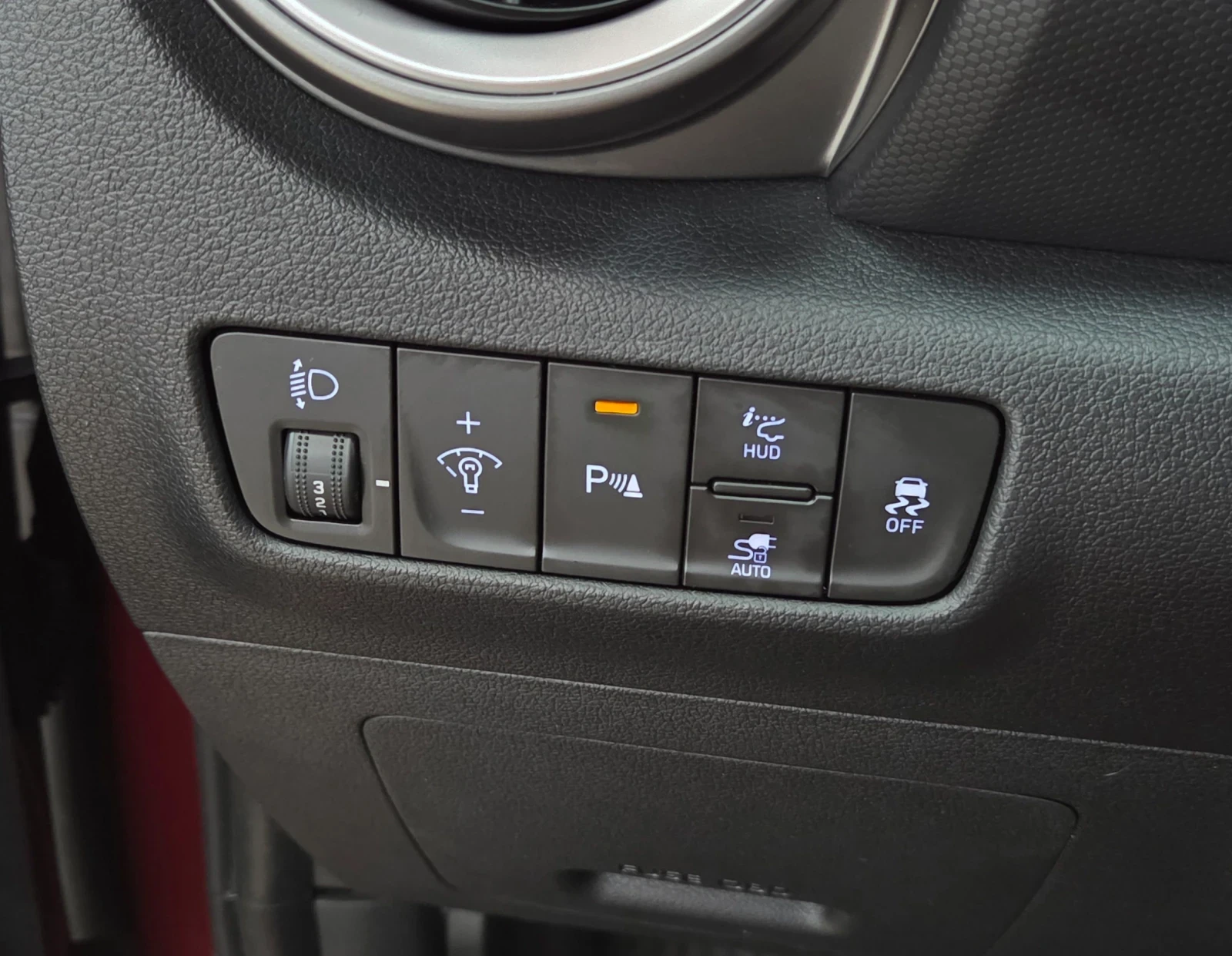 Hyundai Kona SOH100%/Premium/, снимка 14 - Автомобили и джипове - 56732107