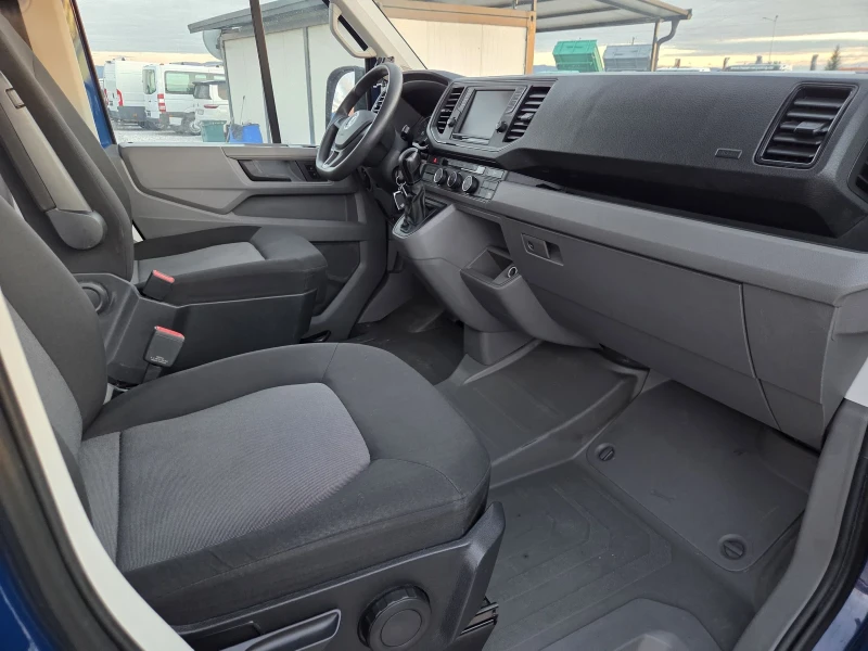 VW Crafter 2.0 TDI, Пътнически, 9местен, Автомат, Нави, снимка 15 - Бусове и автобуси - 52624203