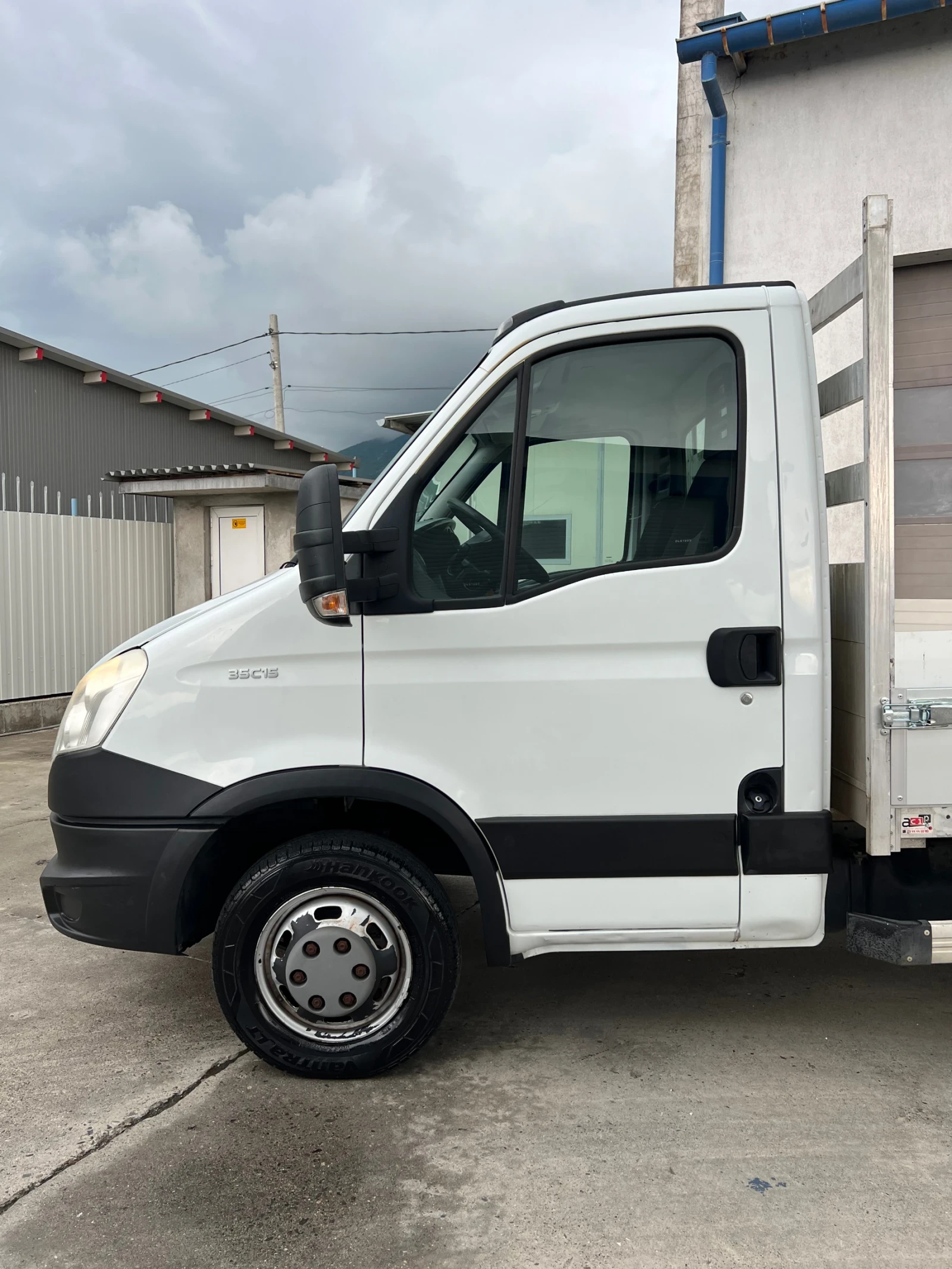 Iveco Daily 35c15 / 4.40м дължина / Двойна гума, Б-категория, снимка 4 - Бусове и автобуси - 54749797