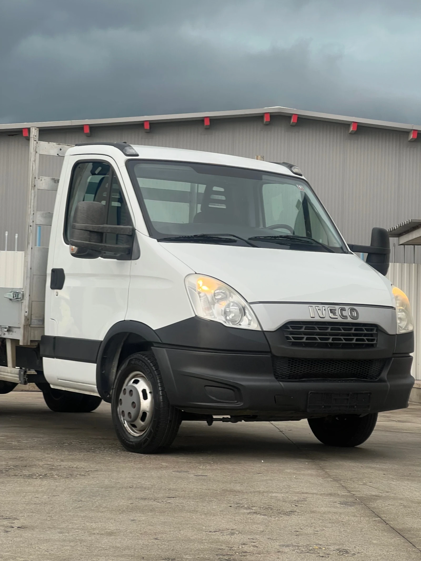 Iveco Daily 35c15 / 4.40м дължина / Двойна гума, Б-категория, снимка 2 - Бусове и автобуси - 54749797