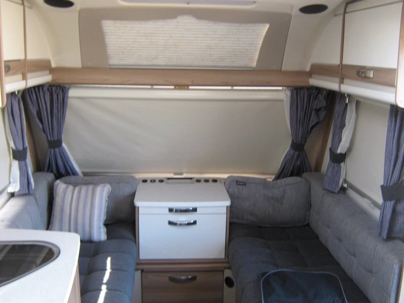 Каравана Swift, снимка 5 - Каравани и кемпери - 52266596