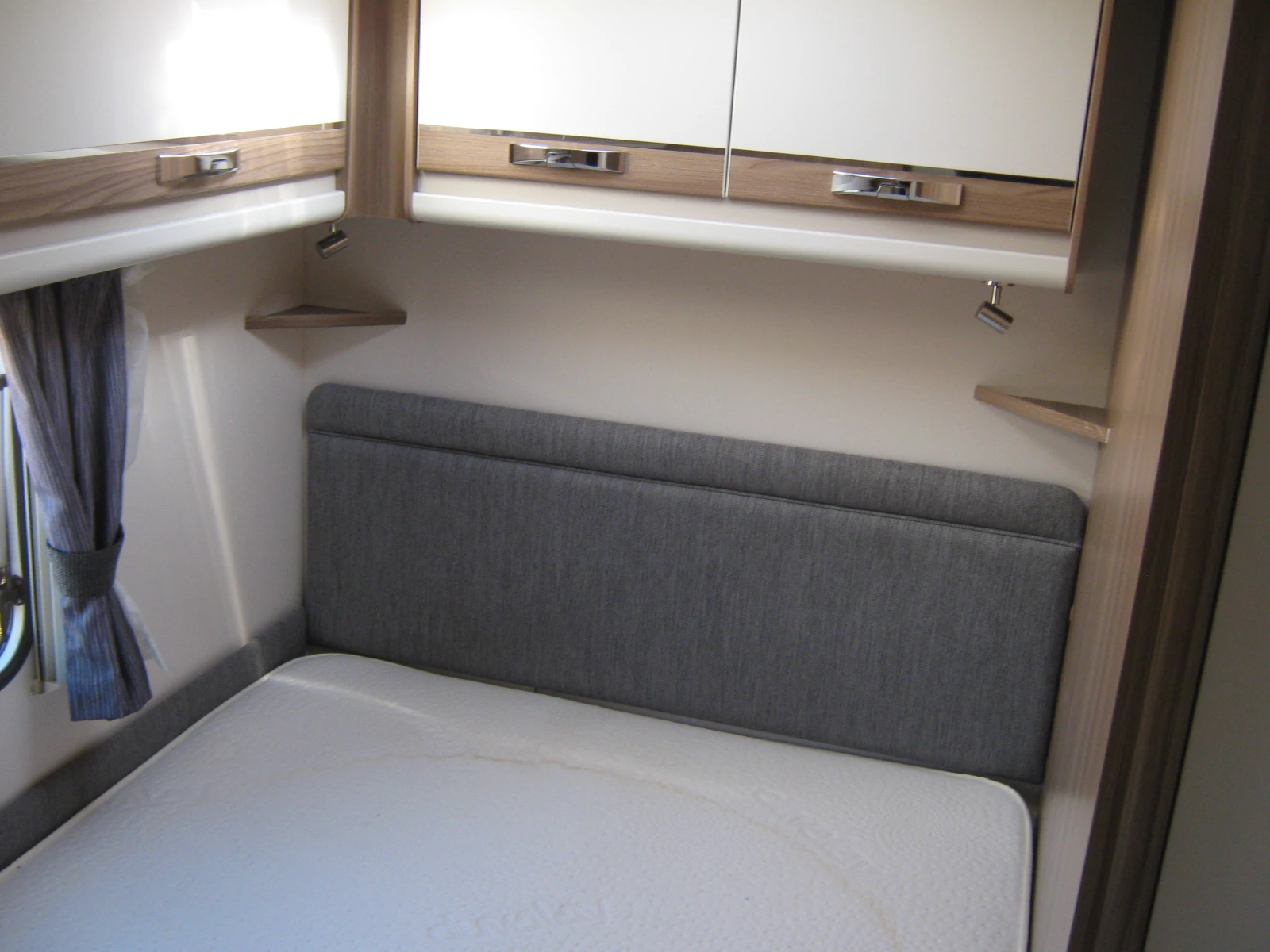  Swift | Mobile.bg   9