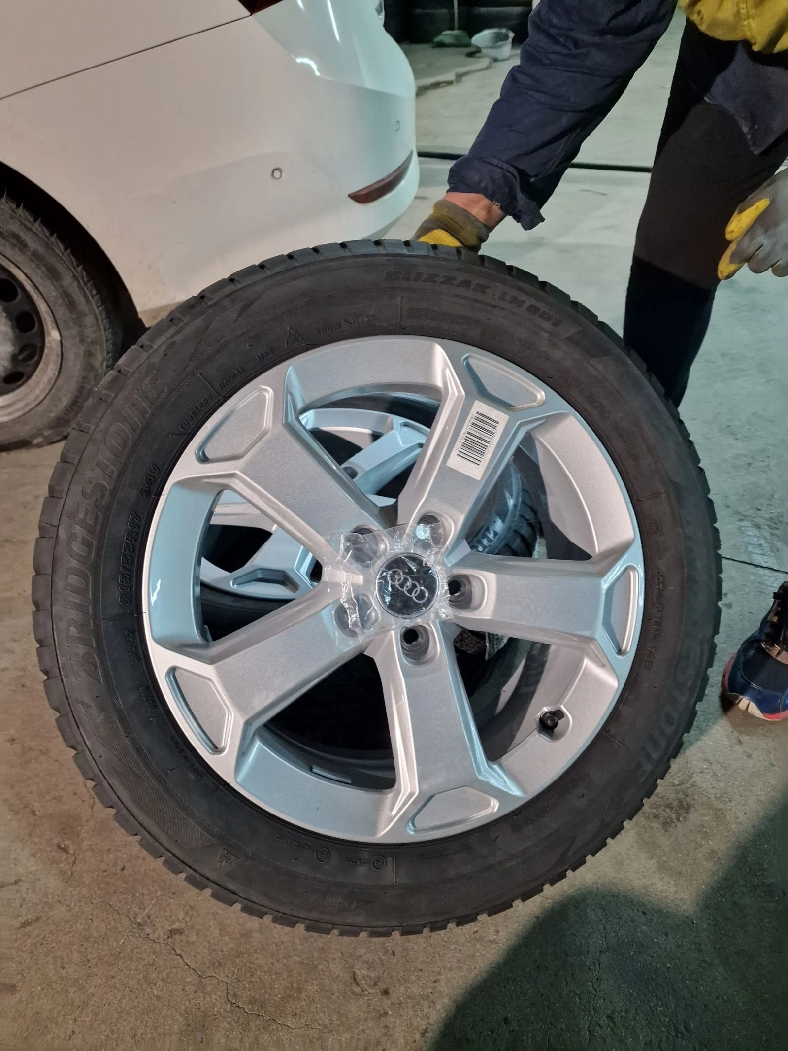    215/55R17  Audi Q3 | Mobile.bg   1