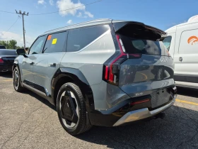 Kia EV9 * LAND W/PREMIUM PACKAGE * CARFAX * БЕЗ ПЪРВОНАЧАЛ, снимка 4