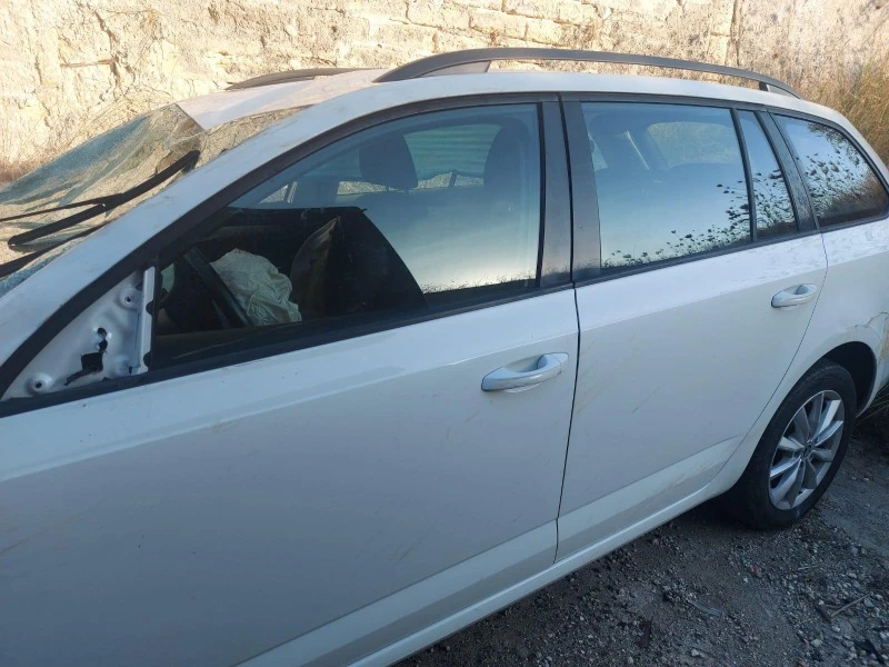 Skoda Octavia 1,6TDI, снимка 3 - Автомобили и джипове - 39025568