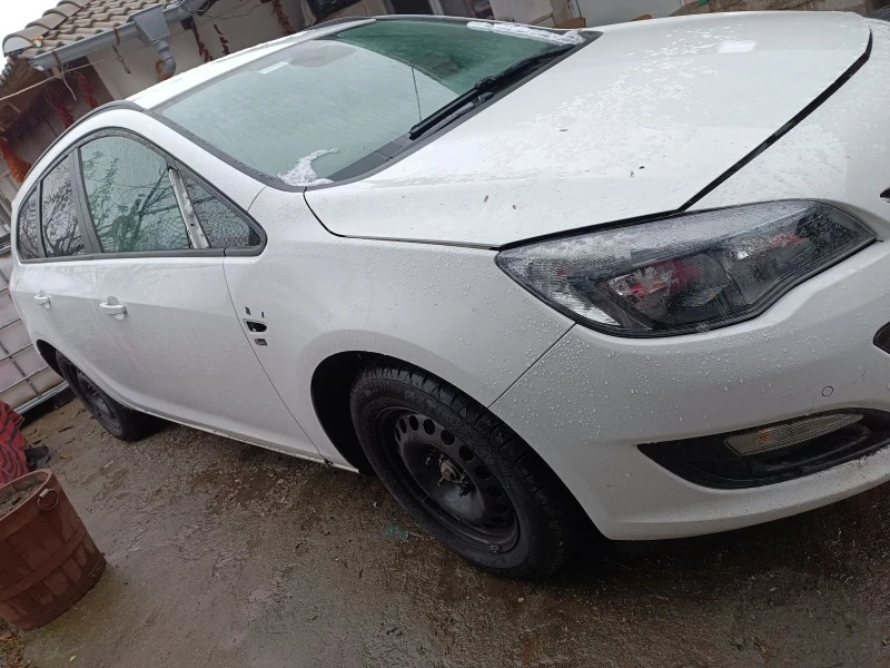 Opel Astra 2.0 cdti, снимка 8 - Автомобили и джипове - 47417646