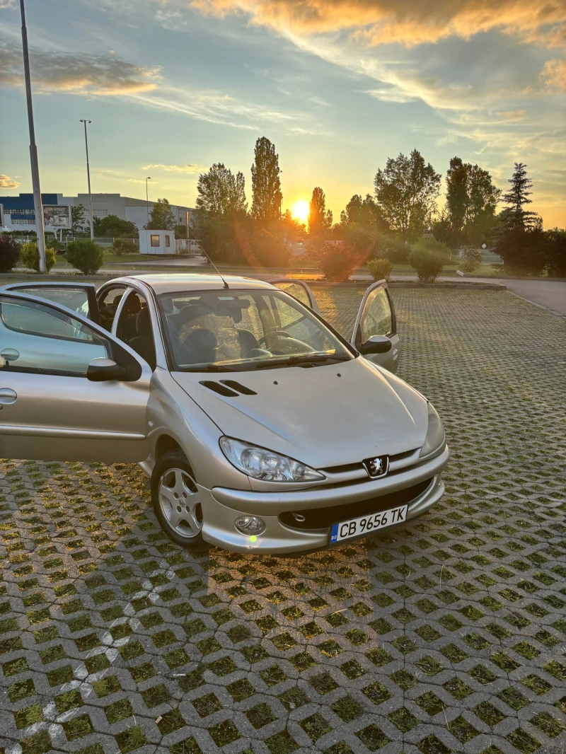 Peugeot 206, снимка 1 - Автомобили и джипове - 47790822