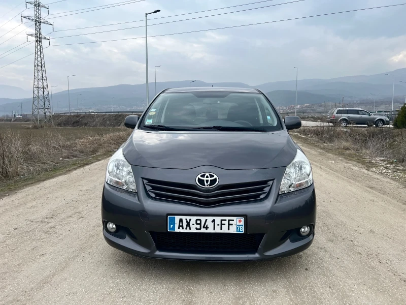 Toyota Verso 2.0 D-4D 125к.с. NAVI/PANORAMA, снимка 2 - Автомобили и джипове - 49303353