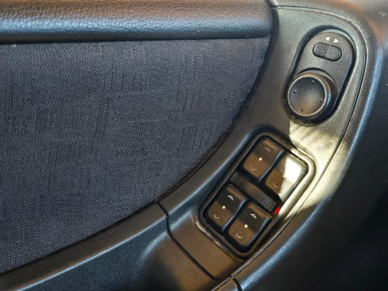 Opel Zafira 1.8i/Климатик/Лизинг, снимка 9 - Автомобили и джипове - 52428626