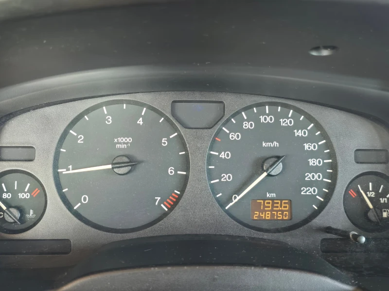 Opel Zafira 1.8i/Климатик/Лизинг, снимка 10 - Автомобили и джипове - 52428626