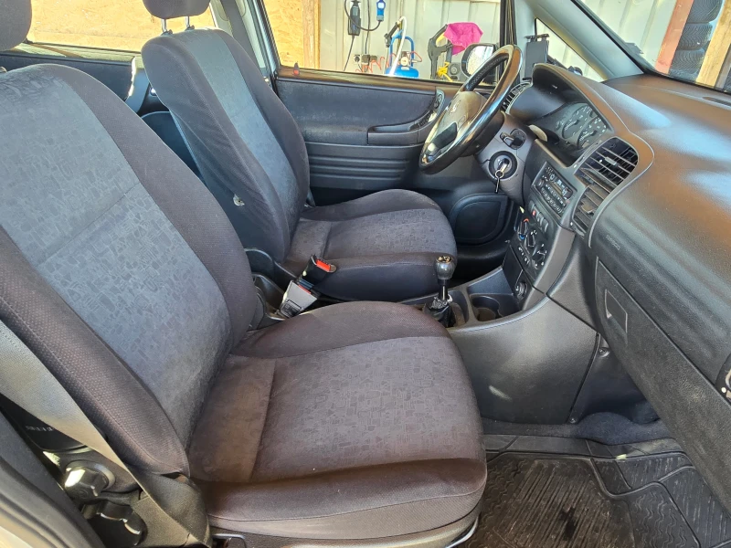 Opel Zafira 1.8i/Климатик/Лизинг, снимка 14 - Автомобили и джипове - 52428626