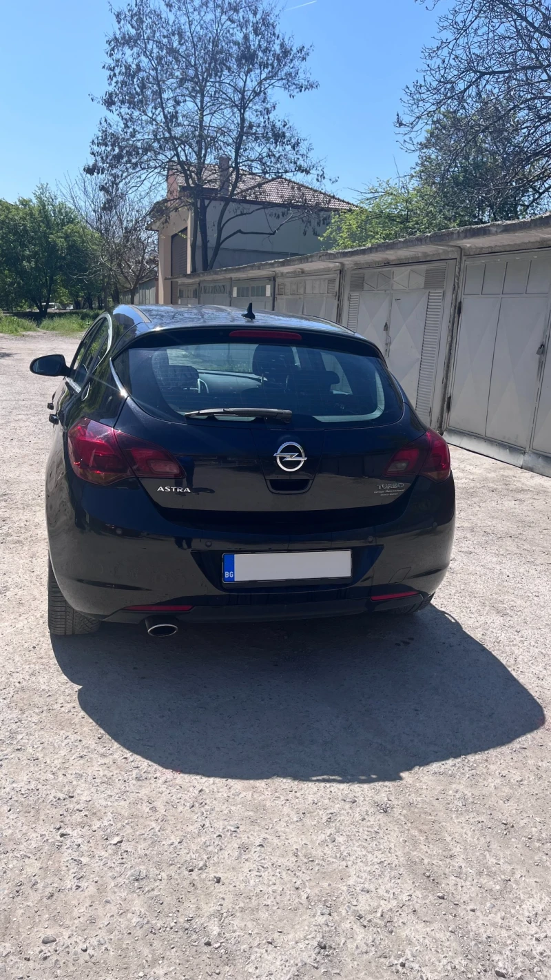 Opel Astra J 1.6 Turbo, снимка 5 - Автомобили и джипове - 52449097