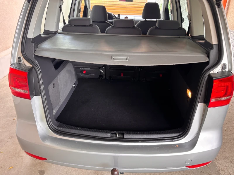 VW Touran, снимка 10 - Автомобили и джипове - 52650264