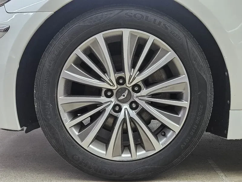 Hyundai Genesis 3.3, снимка 5 - Автомобили и джипове - 54618099