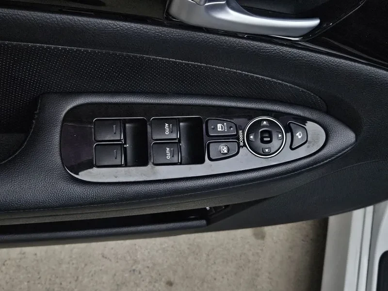 Hyundai Genesis 3.3, снимка 17 - Автомобили и джипове - 54618099
