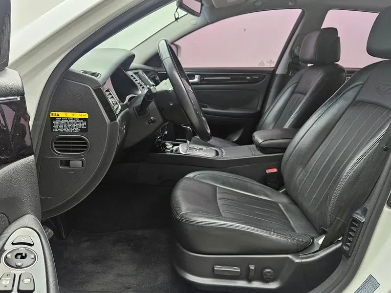 Hyundai Genesis 3.3, снимка 10 - Автомобили и джипове - 54618099