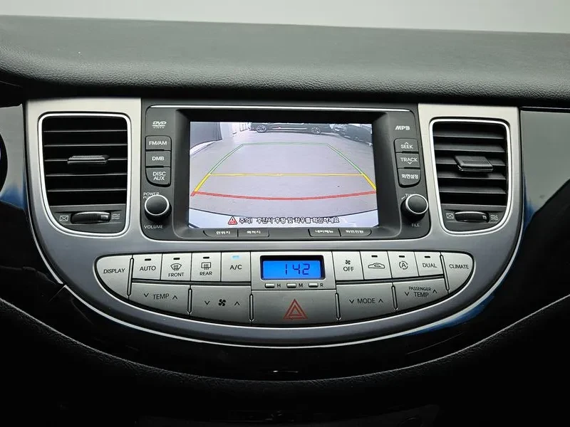 Hyundai Genesis 3.3, снимка 16 - Автомобили и джипове - 54618099