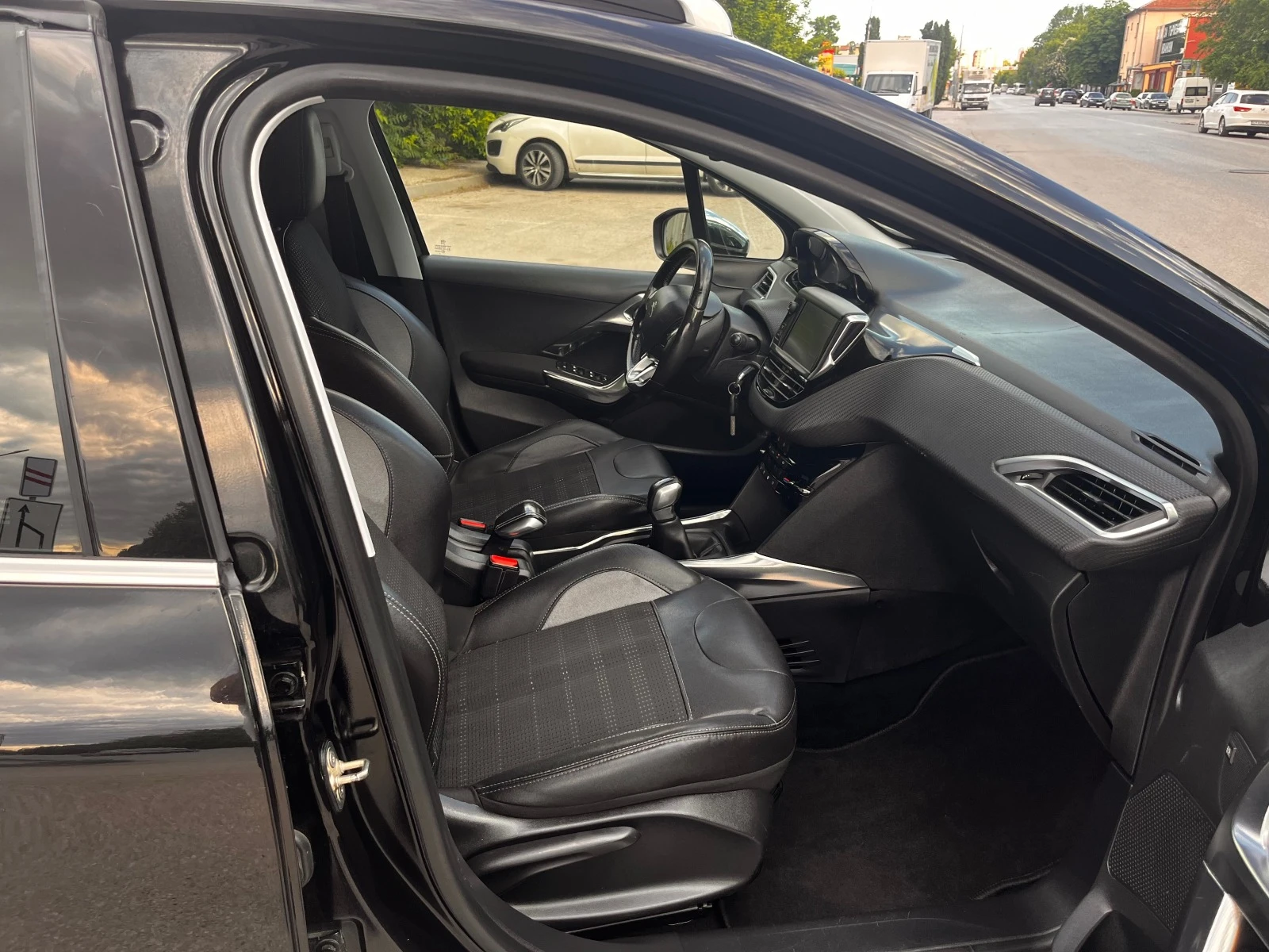 Peugeot 2008 1.6 ALURE | Mobile.bg   12