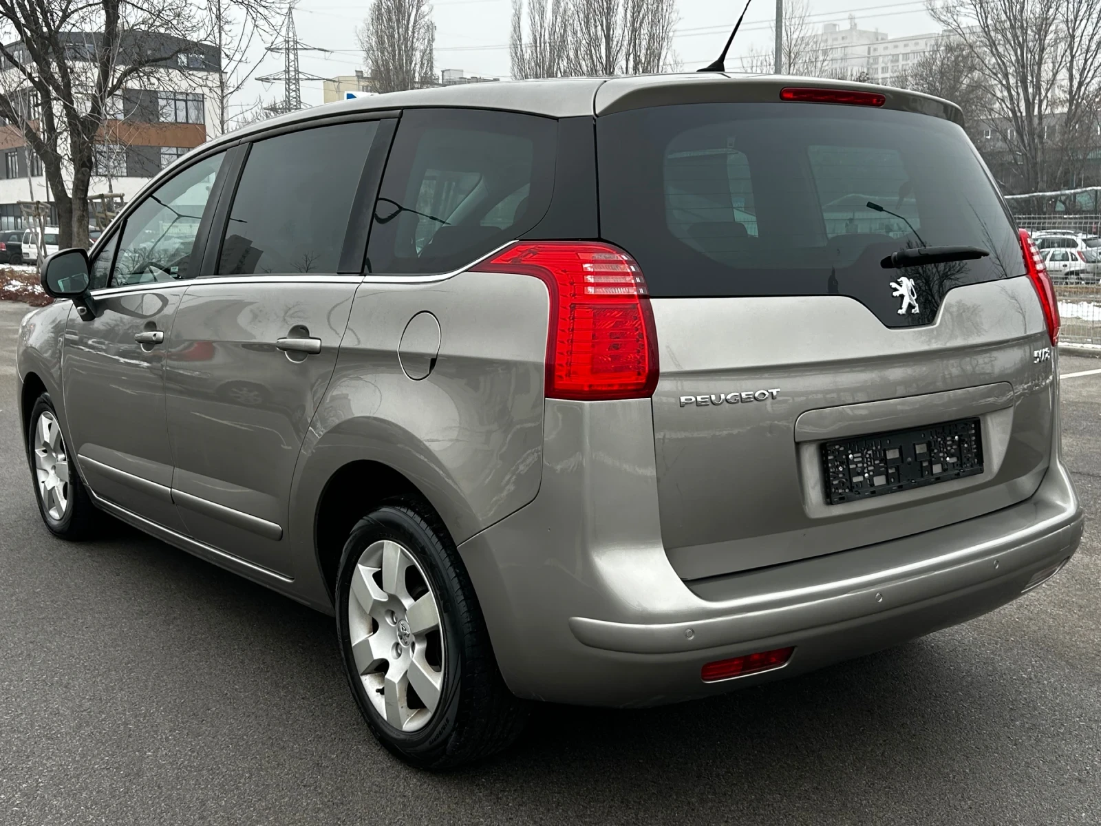 Peugeot 5008 1.6/Panorama/Avotmat/7места/ - изображение 6