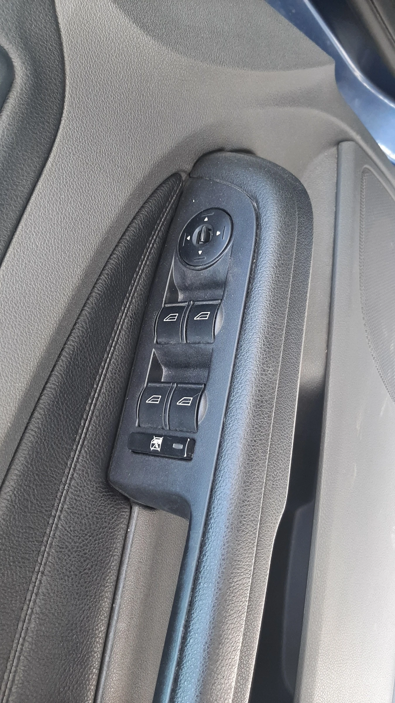 Ford Focus 2.0 145 к.с. автомат на газ - изображение 9